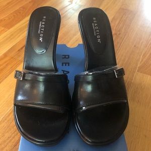 NIB Kenneth Cole Reaction 4” black sandals